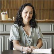 Profesora de caligrafía moderna (lettering)